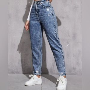 Zipper Fly Tapered Jeans